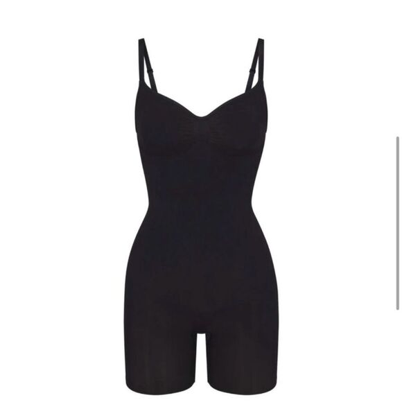 Skims Seamless Sculpt Mid-Thigh shorts Bodysuit Onyx Size XXS/XS and size SMALL - Picture 4 of 13
